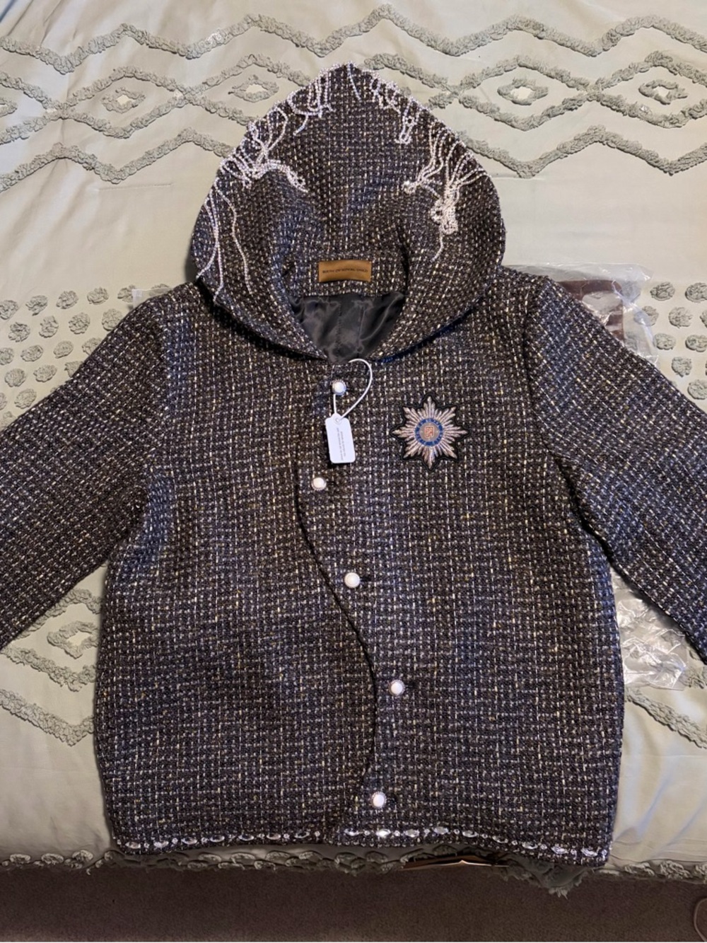 BIRTH OF A ROYAL CHILD coat 490$ retail